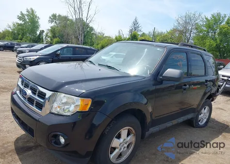 2010 Ford Escape Xlt z USA, uszkodzony, nr VIN 1FMCU0D72AKD44522